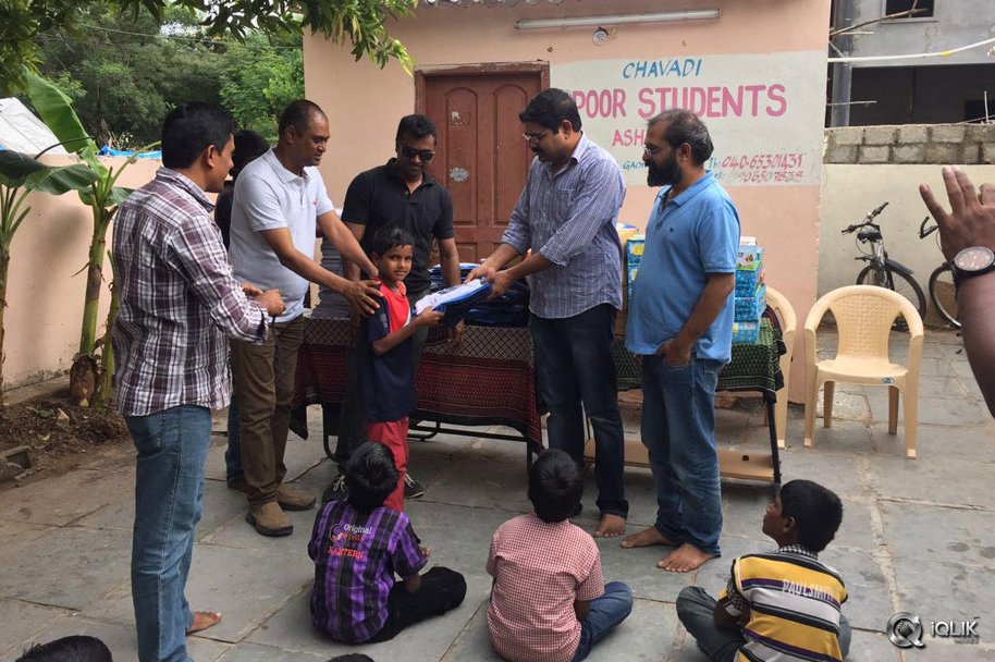 Oka-Manasu-Movie-Crew-Contribution-To-Poor-Students